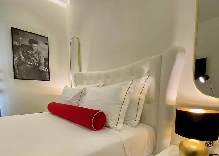 Hotel Hollywood By 4*