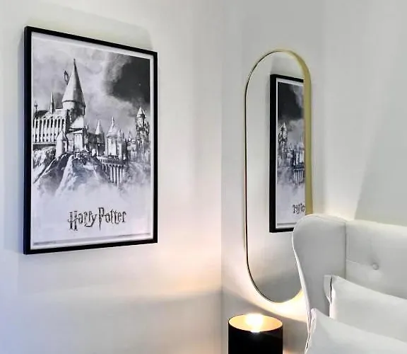 Hollywood By Hotel 4*