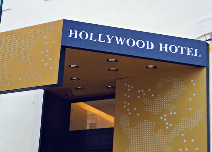 Hollywood By Hotel 4*