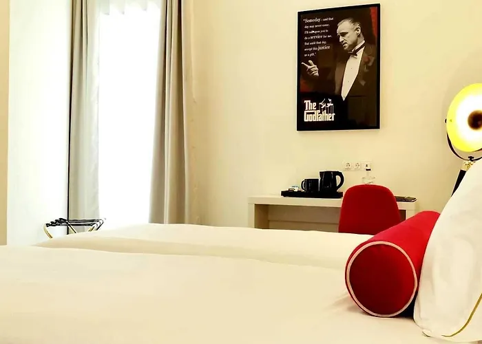 Hotel Hollywood By 4*