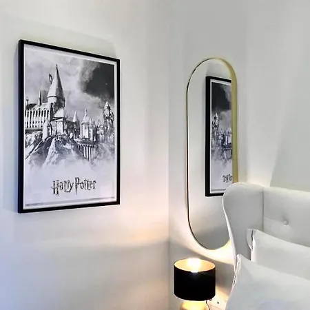 Hollywood By Szálloda 4*